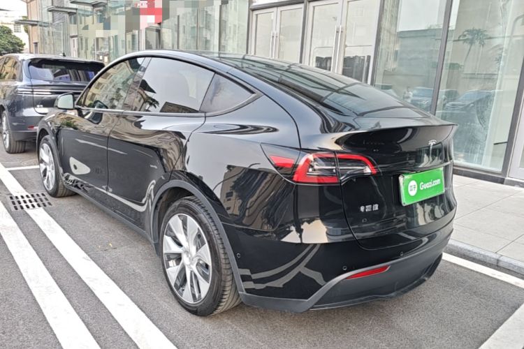 Tesla Model Y 2022 — 4