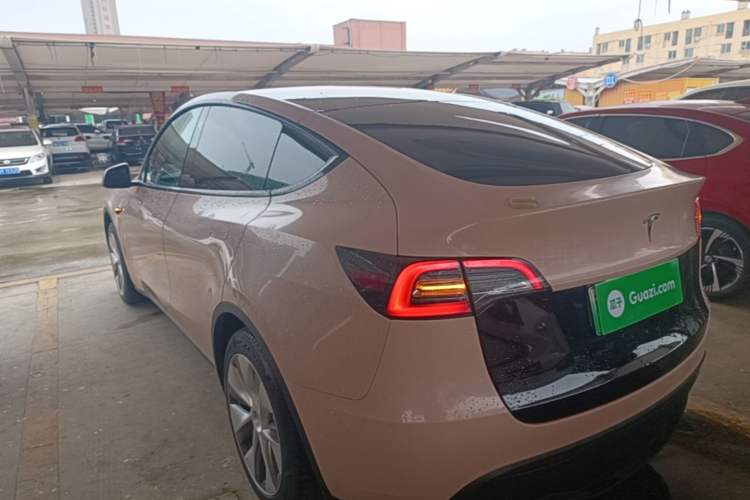 Tesla Model Y 2022 — 4
