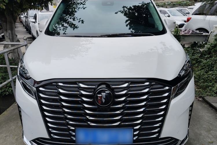 Buick GL8 2023 — 2
