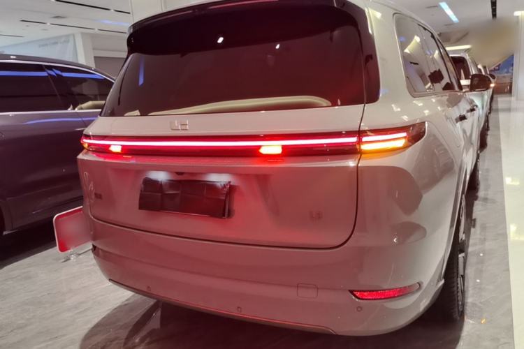Li Auto L9 2025 — 5