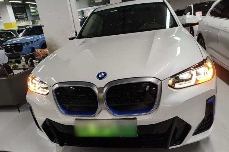 BMW iX3 2022 — 2