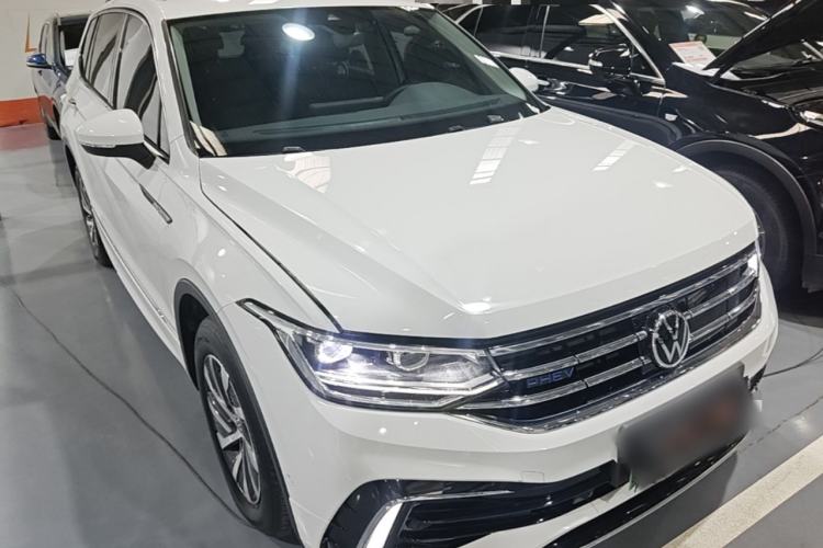 Volkswagen Tiguan L 2023 — фото 3