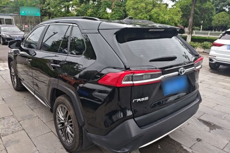 Toyota RAV4 2023 — 4