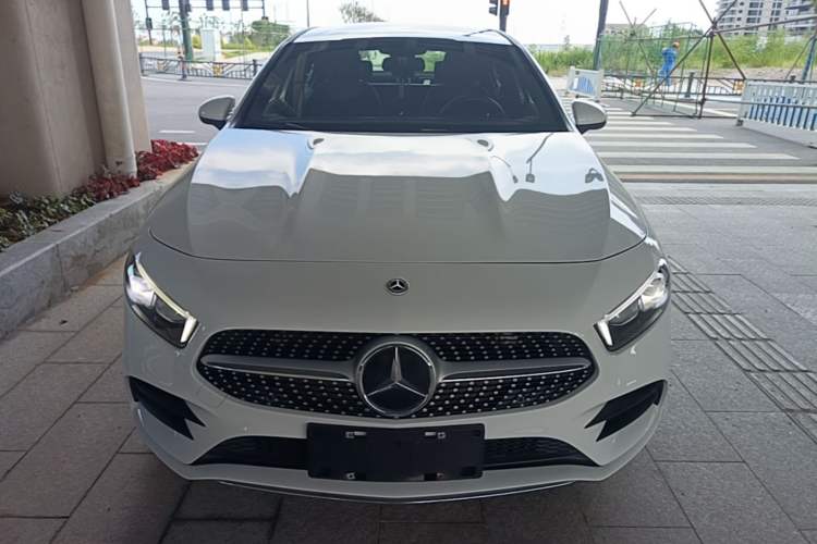 Mercedes-Benz A 200 L 2021 — фото 2