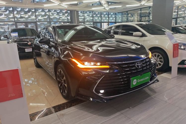 Toyota Avalon 2023 — 3