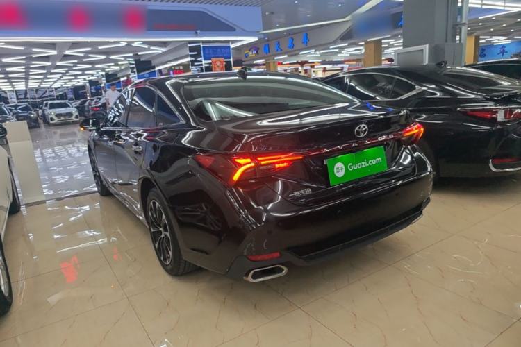 Toyota Avalon 2023 — 4