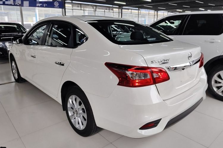 Nissan Sentra 2024 — 4