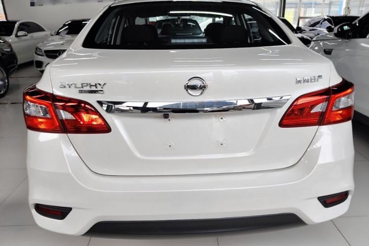 Nissan Sentra 2024 — 5