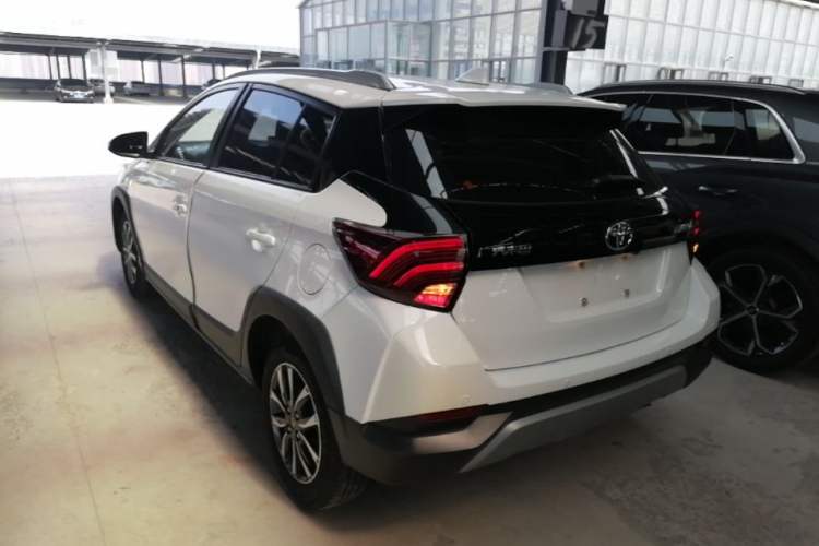 Toyota YARiS L 2022 — 4