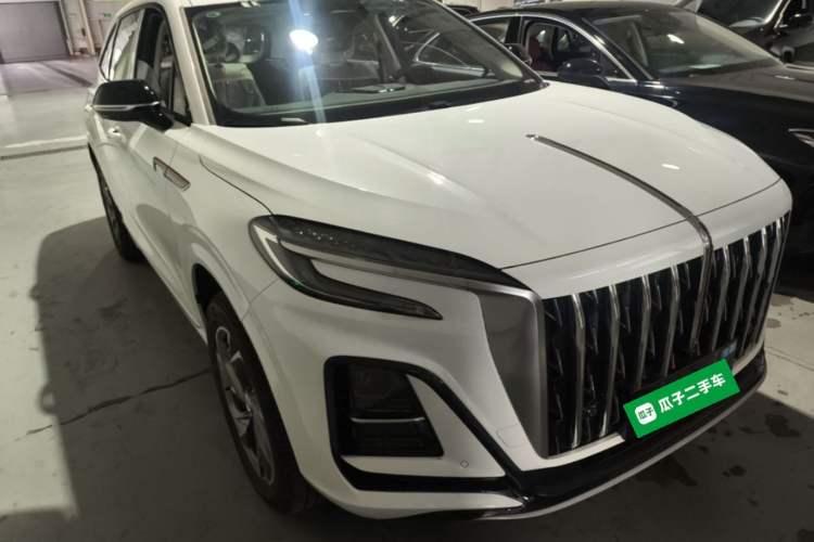 Hongqi HS3 2025 — 3