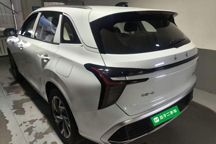 Hongqi HS3 2025 — 4