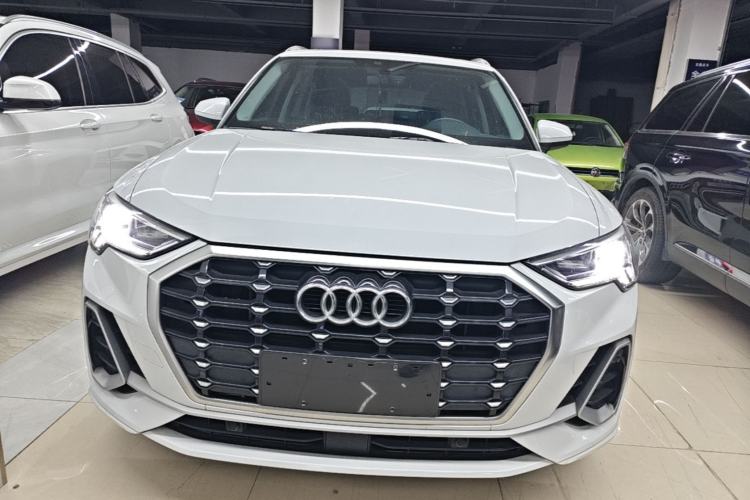 Audi Q3 2021 — 2
