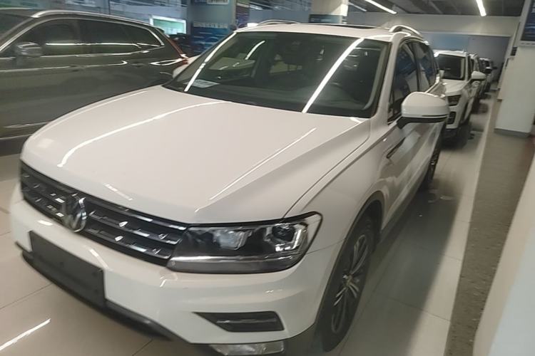 Volkswagen Tiguan L 2021 — фото 1