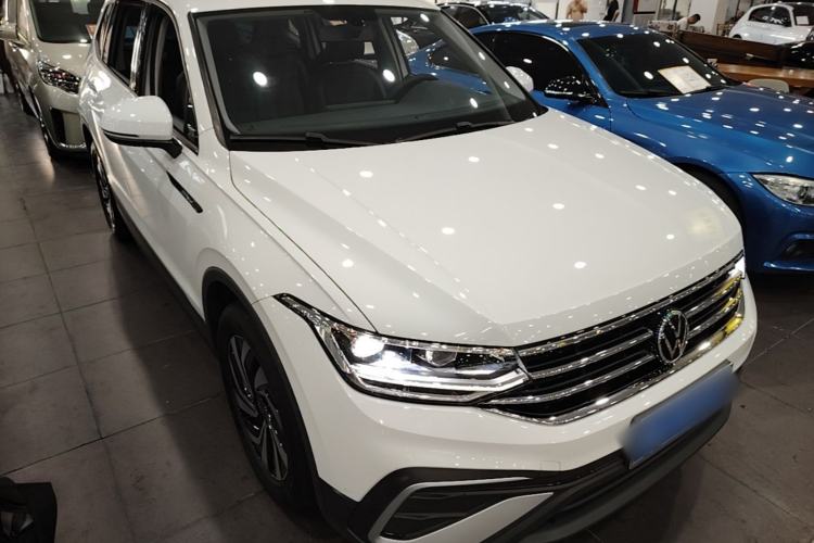 Volkswagen tiguan l 2023 — фото 3