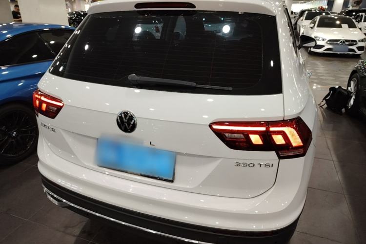 Volkswagen tiguan l 2023 — фото 5