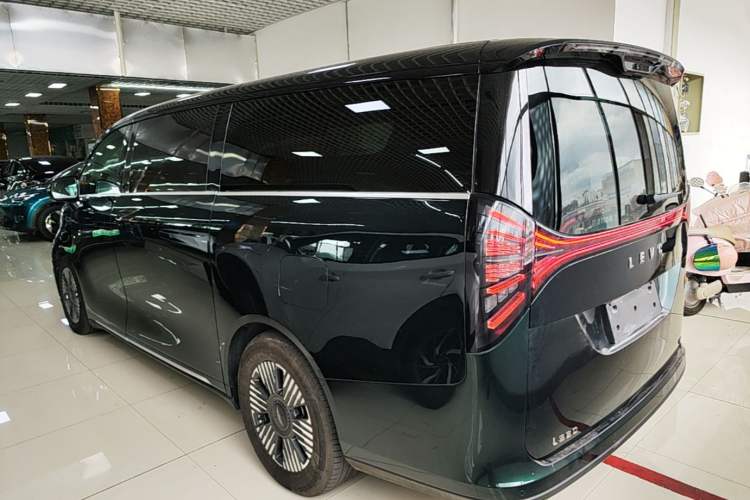 Geely LEVC L380 2024 — 4