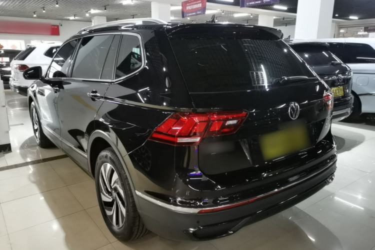 Volkswagen Tiguan L 2025 — 4
