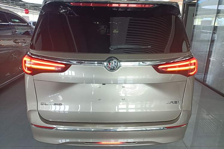 Buick GL8 2023 — 5