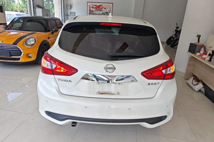 Nissan Tiida 2021 — 5