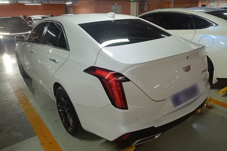 Cadillac CT4 2023 — 4