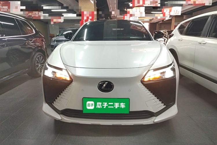 Lexus RZ 450e 2023 — фото 2
