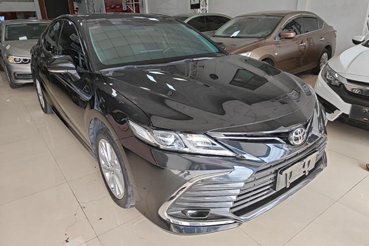 Toyota Camry 2022 — фото 3