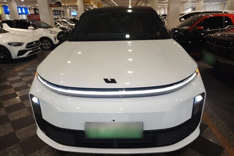 Li Auto L6 2024 — 2