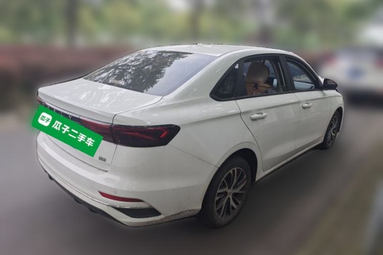 Geely Emgrand 2023 — 4