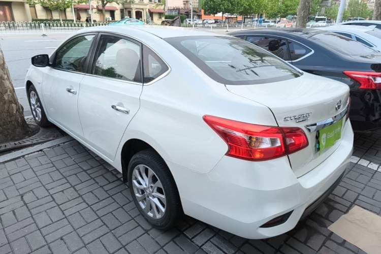 Nissan Sentra 2022 — 4