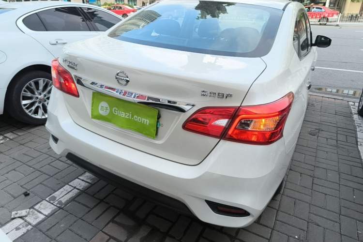 Nissan Sentra 2022 — 5