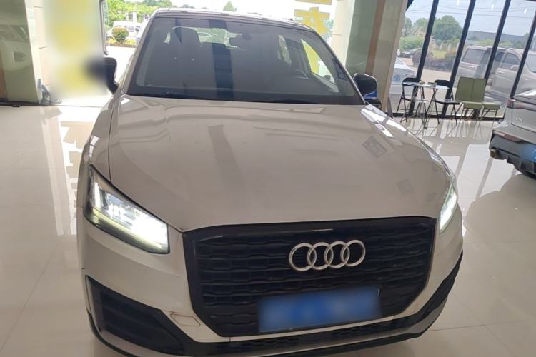 Audi Q2L 2021 — 2