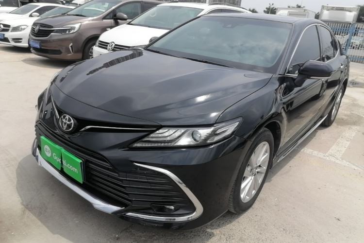 Toyota Camry 2023 — фото 1