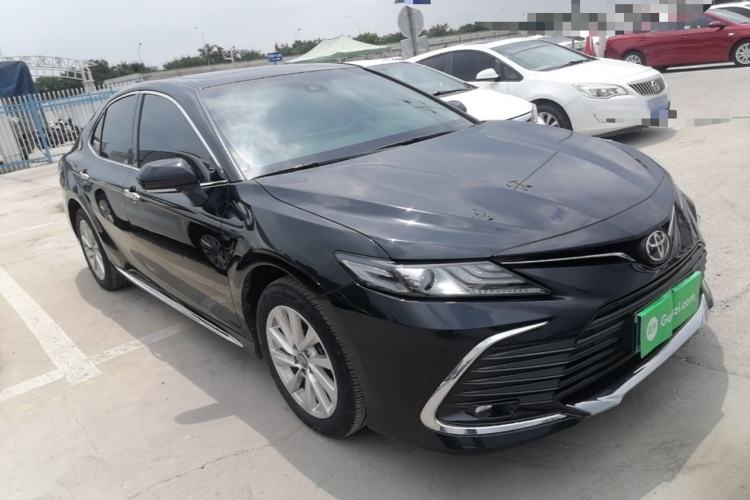 Toyota Camry 2023 — фото 3