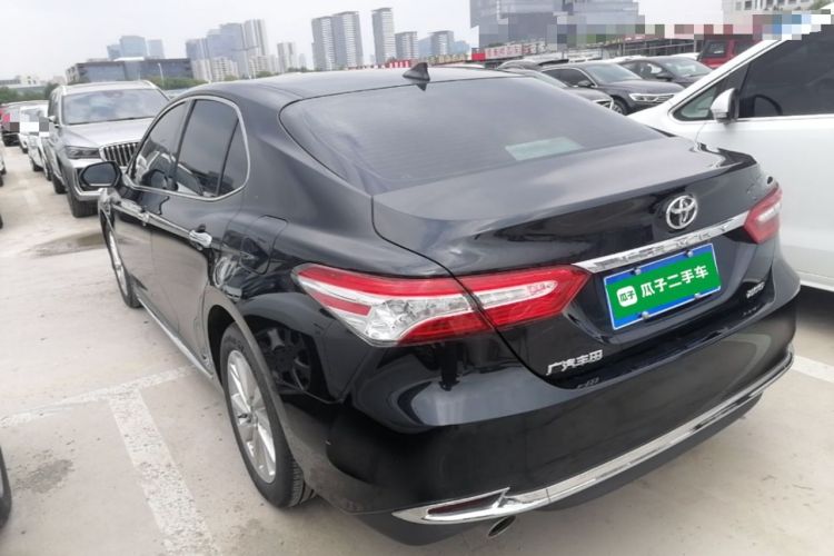 Toyota Camry 2023 — фото 4