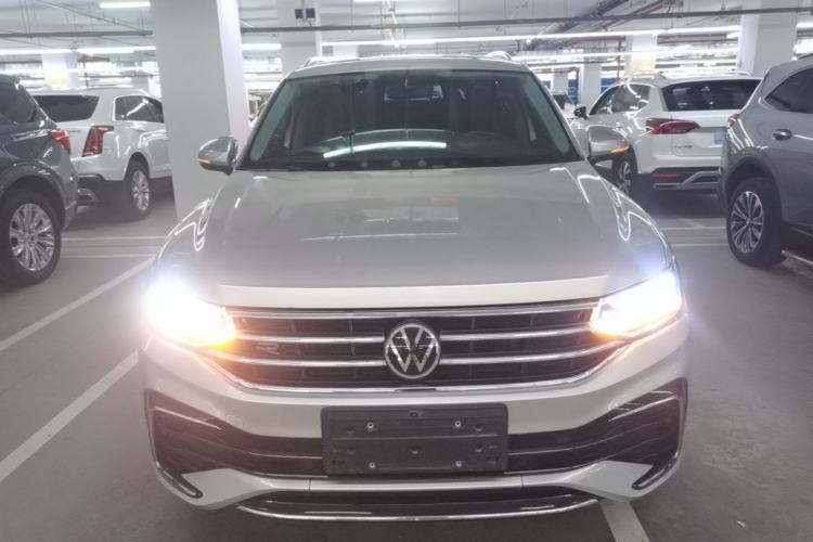 Volkswagen tiguan l 2022 — фото 2