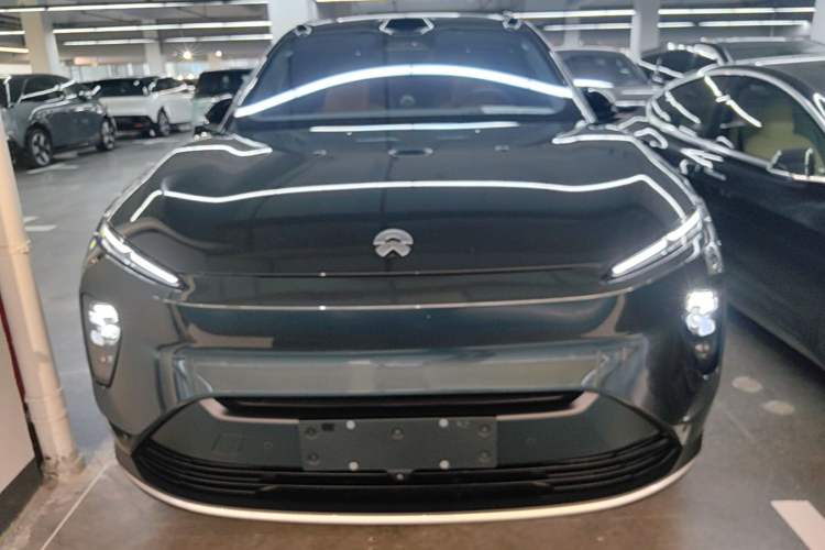 NIO ES8 2024 — 2