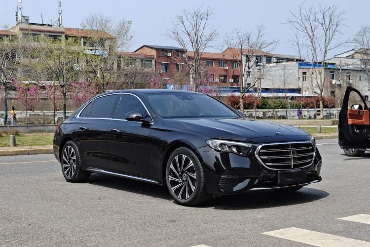 Mercedes-Benz E 300 L 2024 — 3