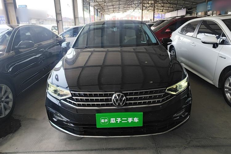 Volkswagen Magotan 2023 — 2