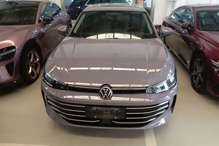 Volkswagen Passat 2025 — 2