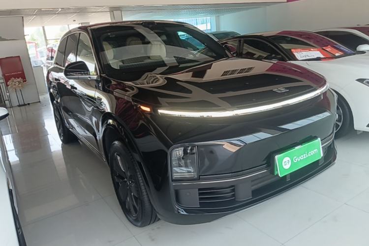 Li Auto L8 2025 — 3
