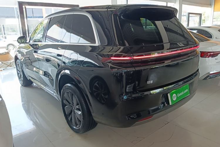 Li Auto L8 2025 — 4