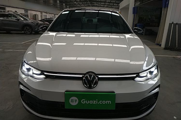 Volkswagen Golf 2023 — 2