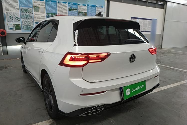 Volkswagen Golf 2023 — 4