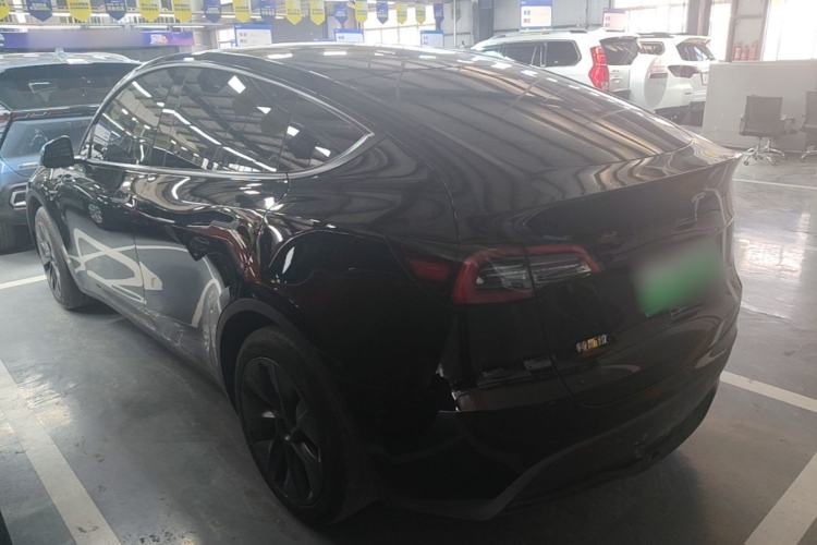 Tesla Model Y 2023 — 4