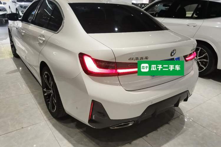 BMW 325i 2023 — 4