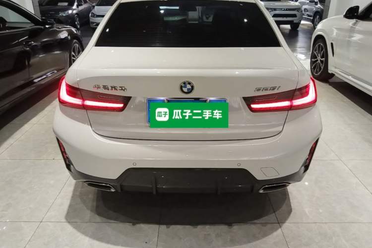 BMW 325i 2023 — 5