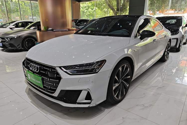 Audi A7 2022 — фото 1