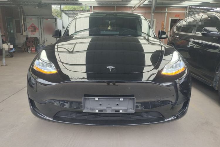 Tesla Model Y 2022 — 2