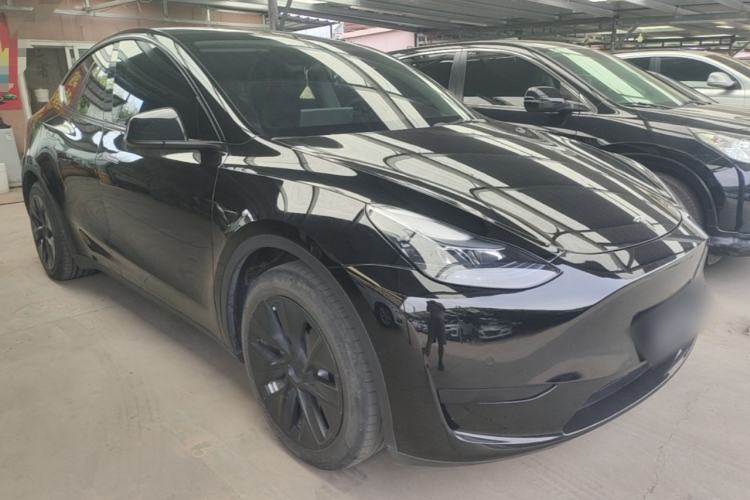 Tesla Model Y 2022 — 3