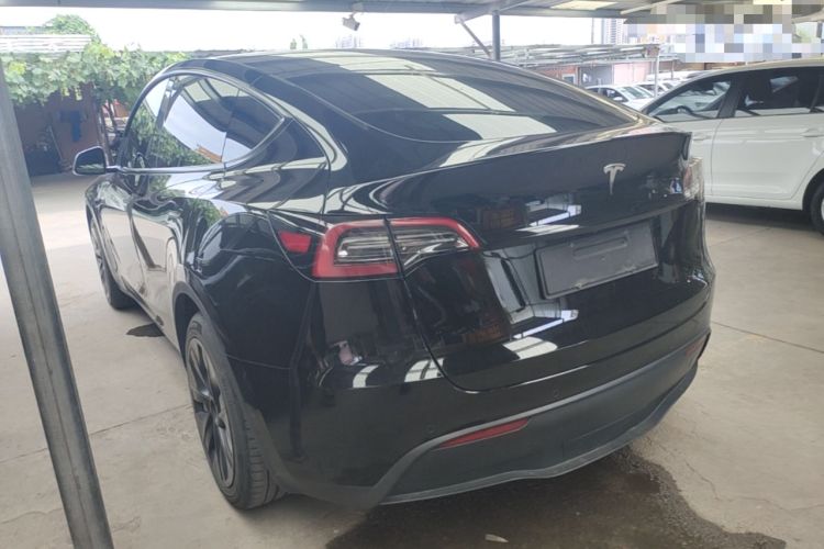 Tesla Model Y 2022 — 4
